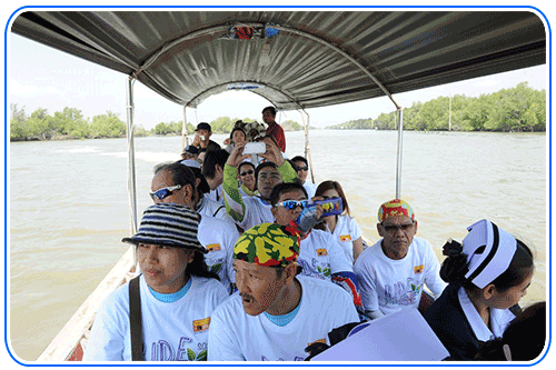 ล่องเรือชมธรรมชาติ