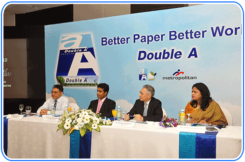 (From right to left) Chethika Hapugalle, General Manager of <b>Double A</b> Sri Lanka, Thirawit Leetavorn, Double A Senior Executive Vice President, Saranga Alahapperuma, Director General Central Environmental Authority, and Ivor Mahroof, CEO Metropolitan Office Pvt Ltd.